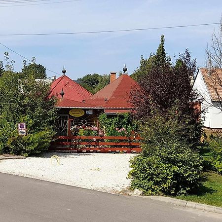 Gyoengyvirag Apartment Romhány Dış mekan fotoğraf