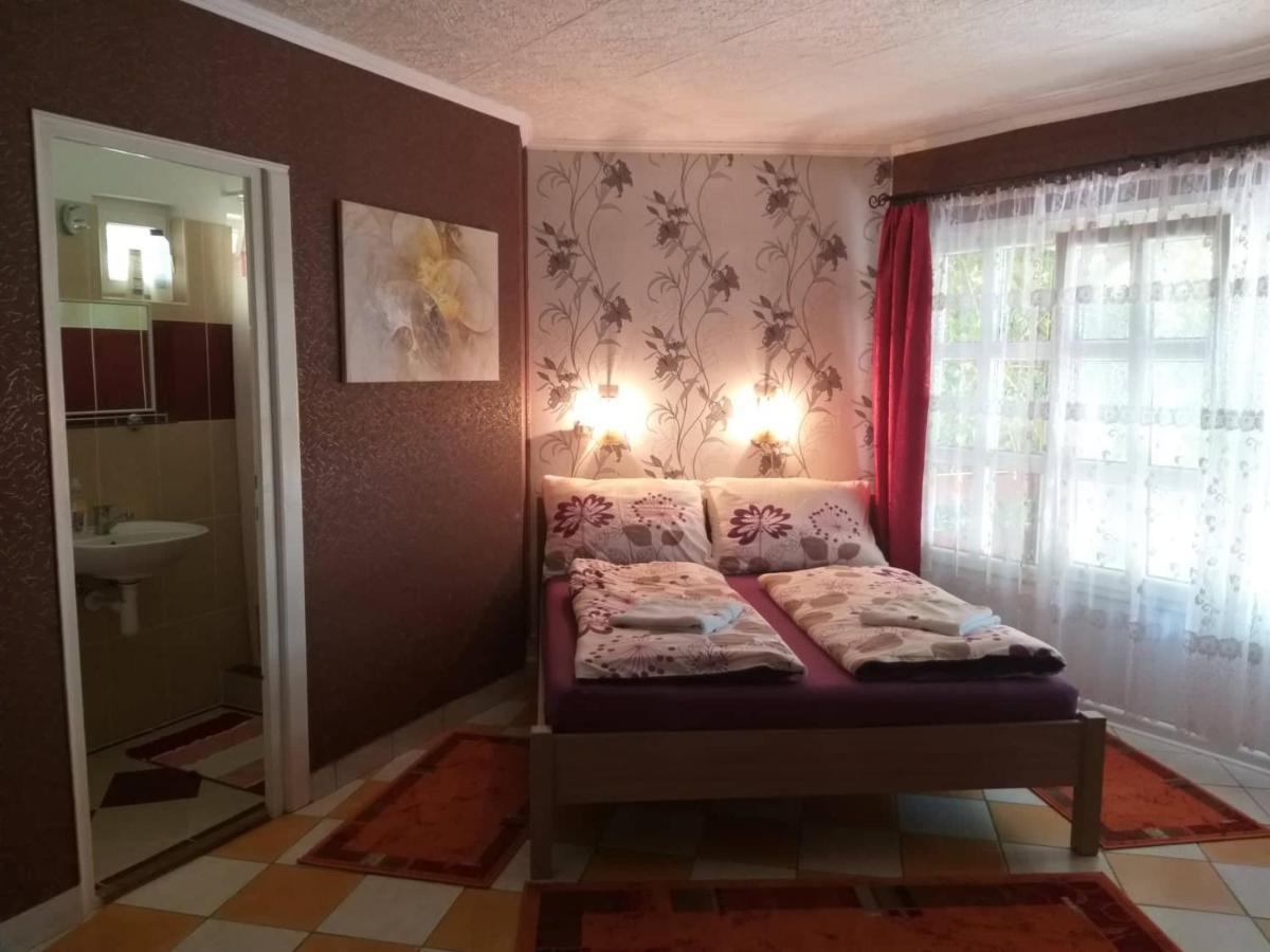 Gyoengyvirag Apartment Romhány Dış mekan fotoğraf