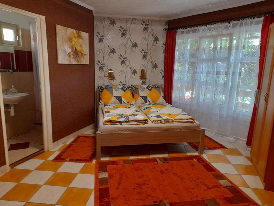 Gyoengyvirag Apartment Romhány Dış mekan fotoğraf