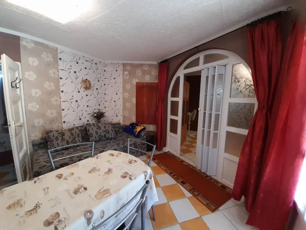 Gyoengyvirag Apartment Romhány Dış mekan fotoğraf