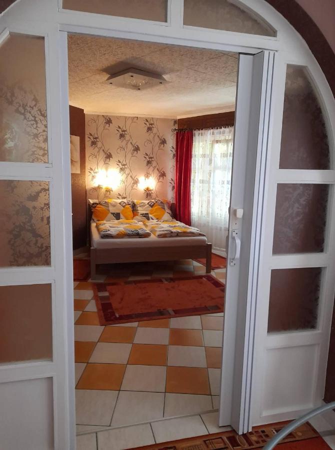 Gyoengyvirag Apartment Romhány Dış mekan fotoğraf
